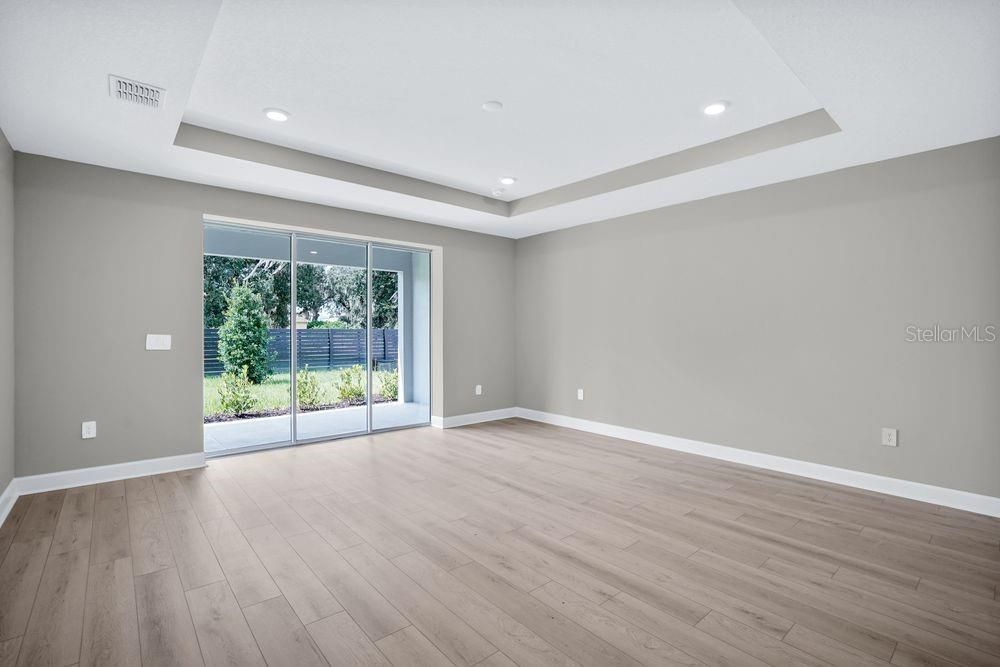 For Sale: $659,999 (5 beds, 4 baths, 3835 Square Feet)