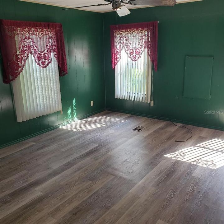 For Sale: $114,900 (2 beds, 2 baths, 1425 Square Feet)