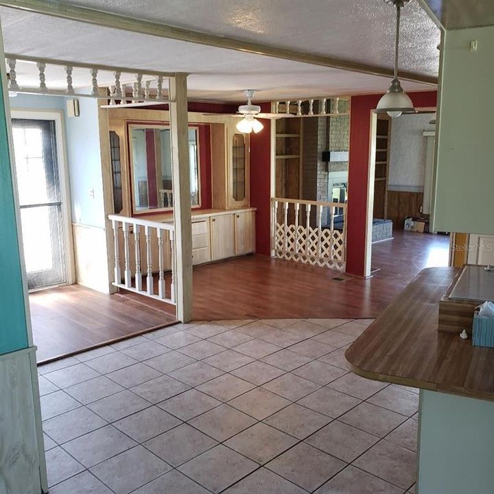For Sale: $114,900 (2 beds, 2 baths, 1425 Square Feet)