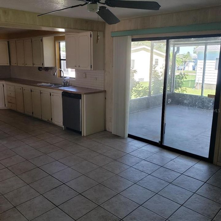 For Sale: $114,900 (2 beds, 2 baths, 1425 Square Feet)