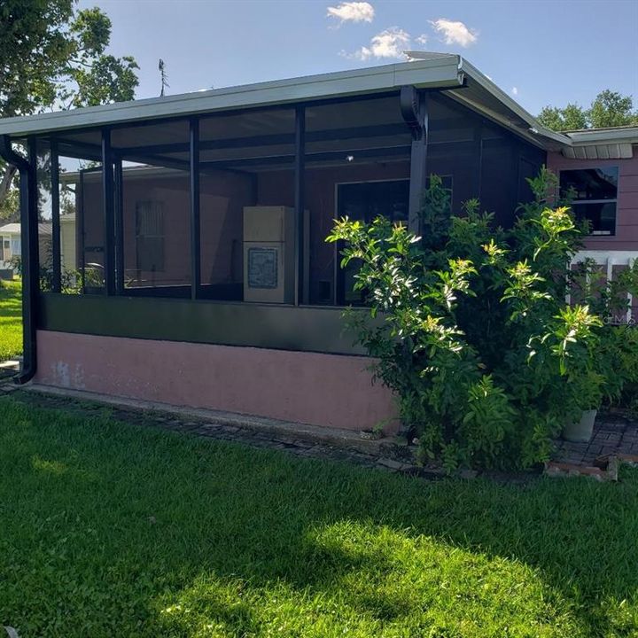 For Sale: $114,900 (2 beds, 2 baths, 1425 Square Feet)