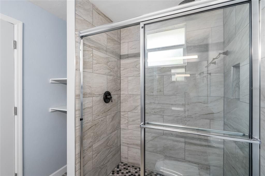 На продажу: $359,900 (3 спален, 2 ванн, 2042 Квадратных фут)