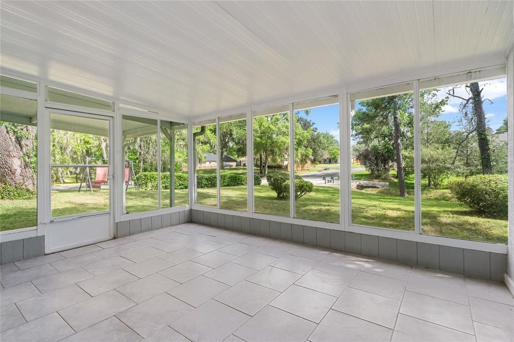 На продажу: $359,900 (3 спален, 2 ванн, 2042 Квадратных фут)