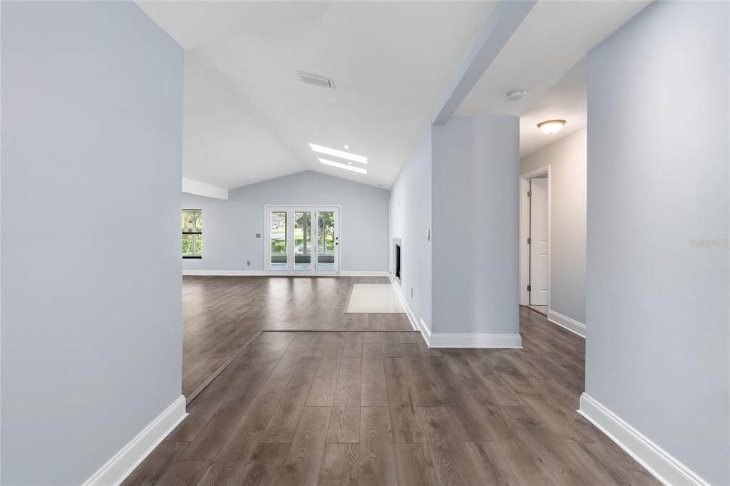 На продажу: $359,900 (3 спален, 2 ванн, 2042 Квадратных фут)