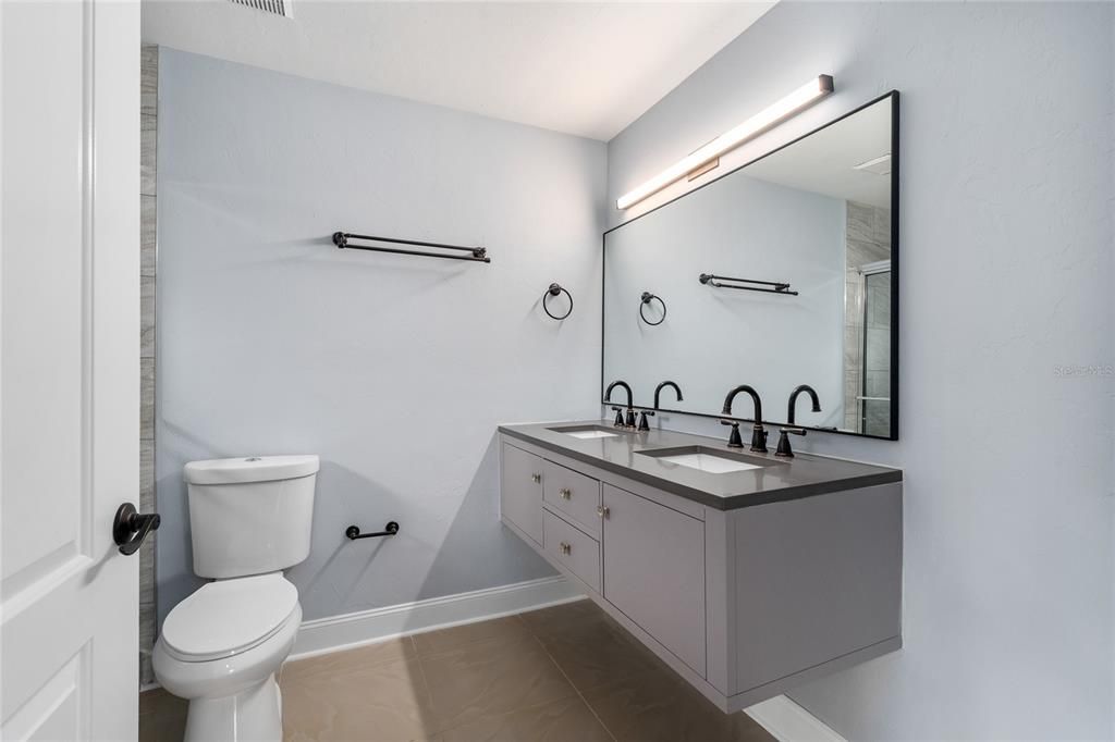 На продажу: $359,900 (3 спален, 2 ванн, 2042 Квадратных фут)