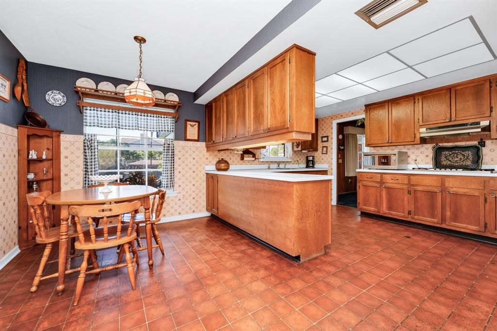 For Sale: $845,000 (4 beds, 2 baths, 2487 Square Feet)