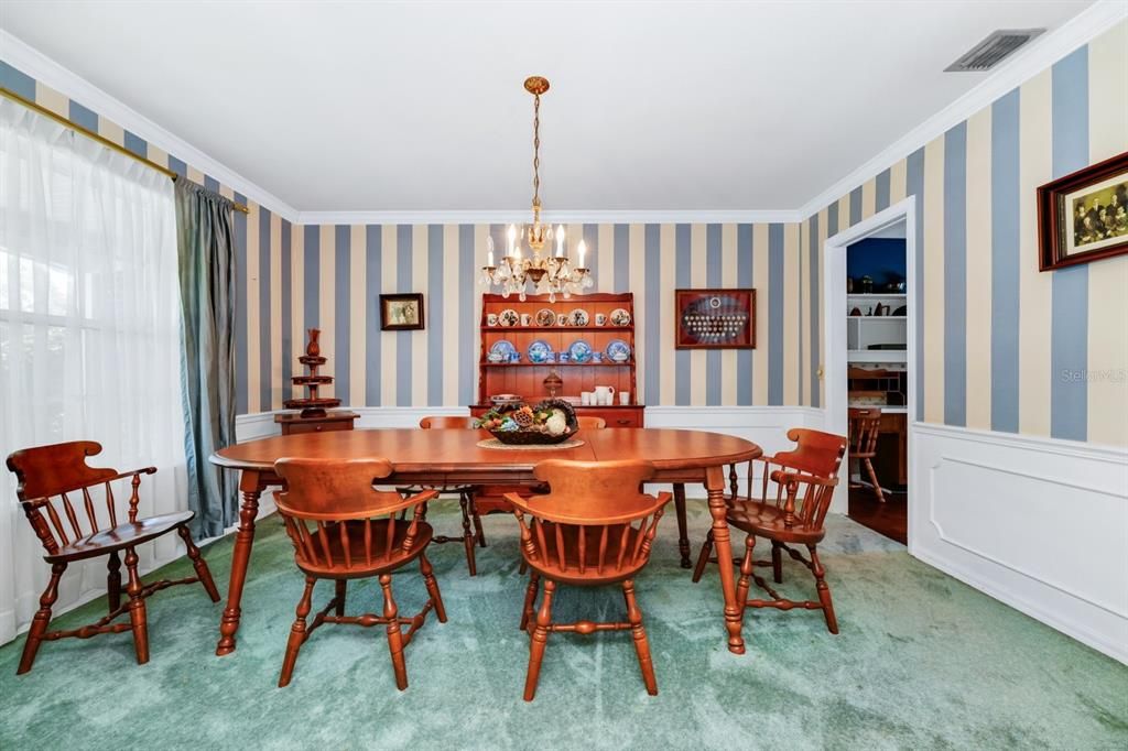 For Sale: $845,000 (4 beds, 2 baths, 2487 Square Feet)