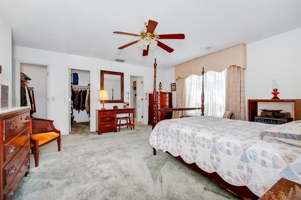 For Sale: $845,000 (4 beds, 2 baths, 2487 Square Feet)
