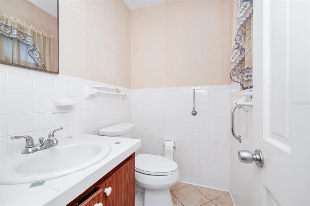 For Sale: $845,000 (4 beds, 2 baths, 2487 Square Feet)
