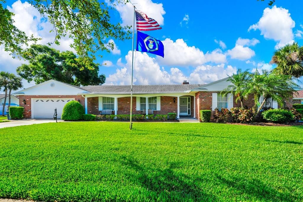 For Sale: $845,000 (4 beds, 2 baths, 2487 Square Feet)
