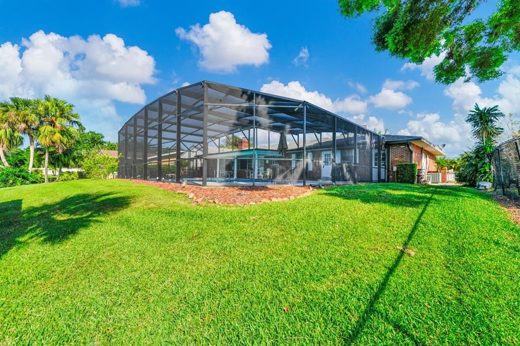 For Sale: $845,000 (4 beds, 2 baths, 2487 Square Feet)