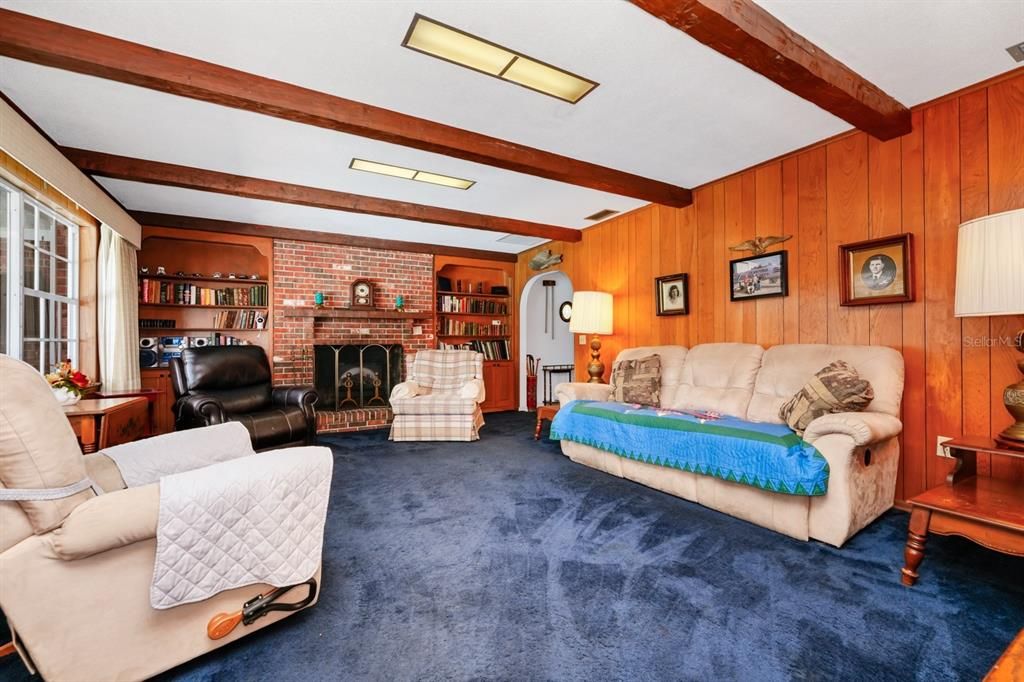 For Sale: $845,000 (4 beds, 2 baths, 2487 Square Feet)