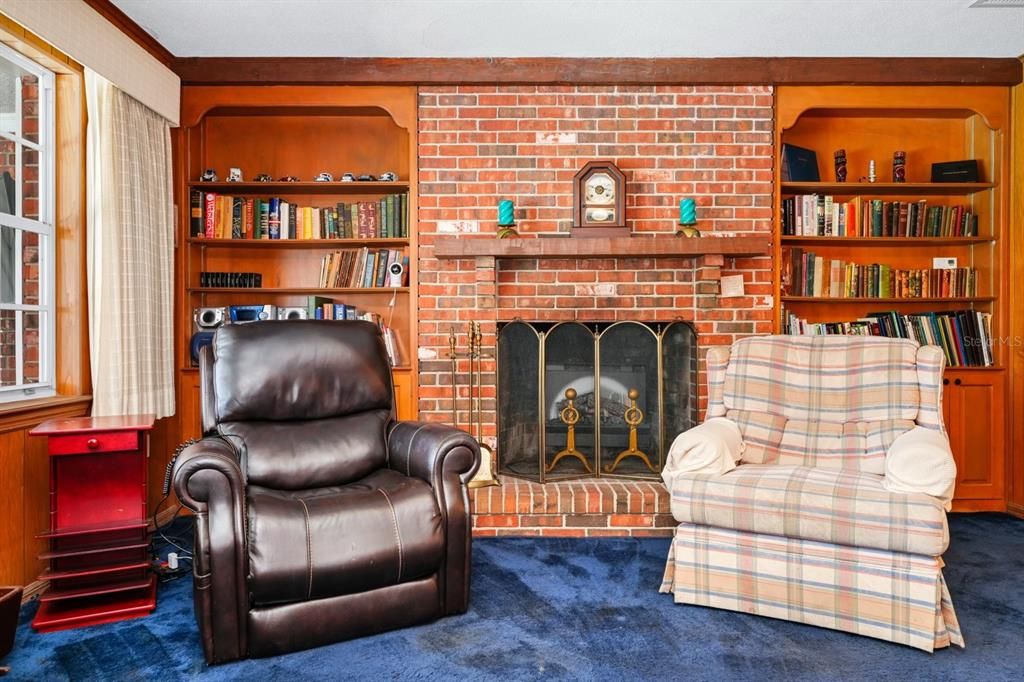 For Sale: $845,000 (4 beds, 2 baths, 2487 Square Feet)