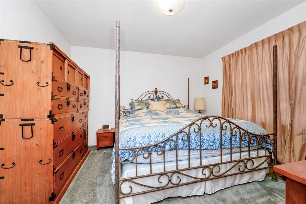 For Sale: $845,000 (4 beds, 2 baths, 2487 Square Feet)