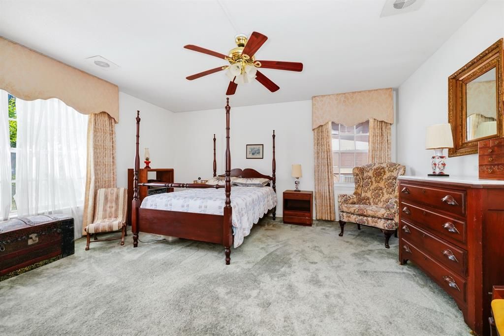For Sale: $845,000 (4 beds, 2 baths, 2487 Square Feet)
