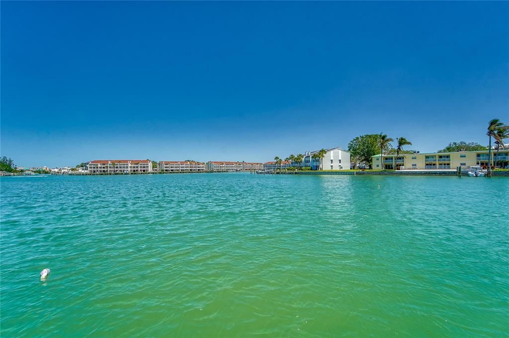 合同活跃: $1,899,000 (0.35 acres)