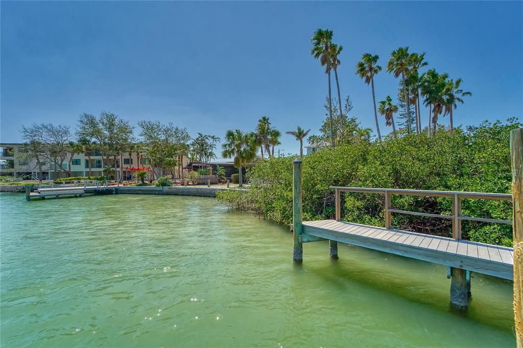 合同活跃: $1,899,000 (0.35 acres)