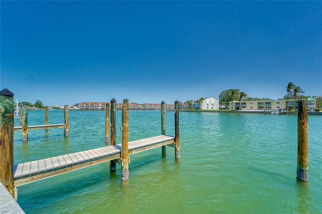 合同活跃: $1,899,000 (0.35 acres)