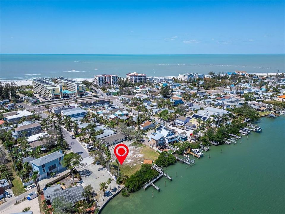 合同活跃: $1,899,000 (0.35 acres)