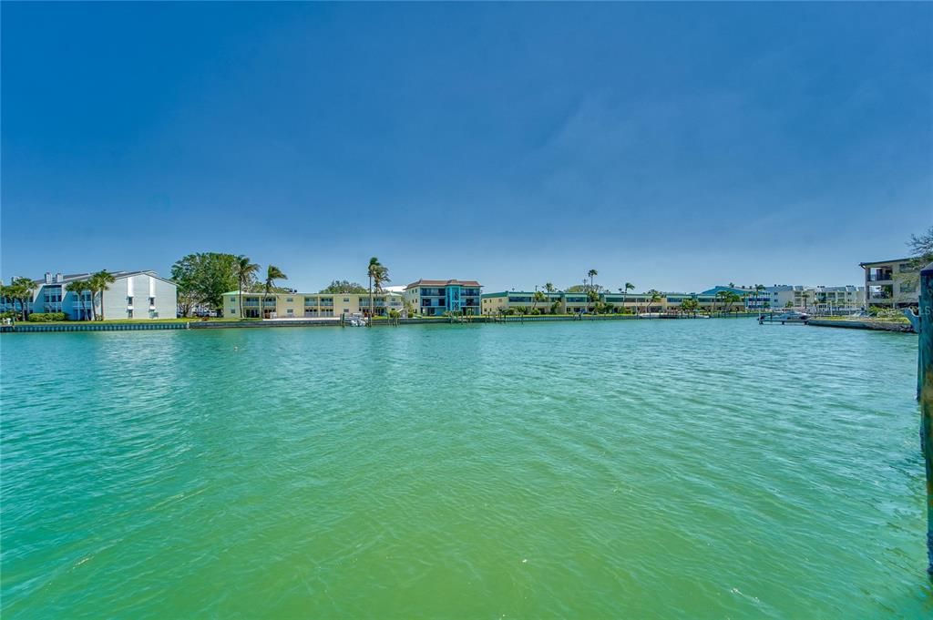 合同活跃: $1,899,000 (0.35 acres)