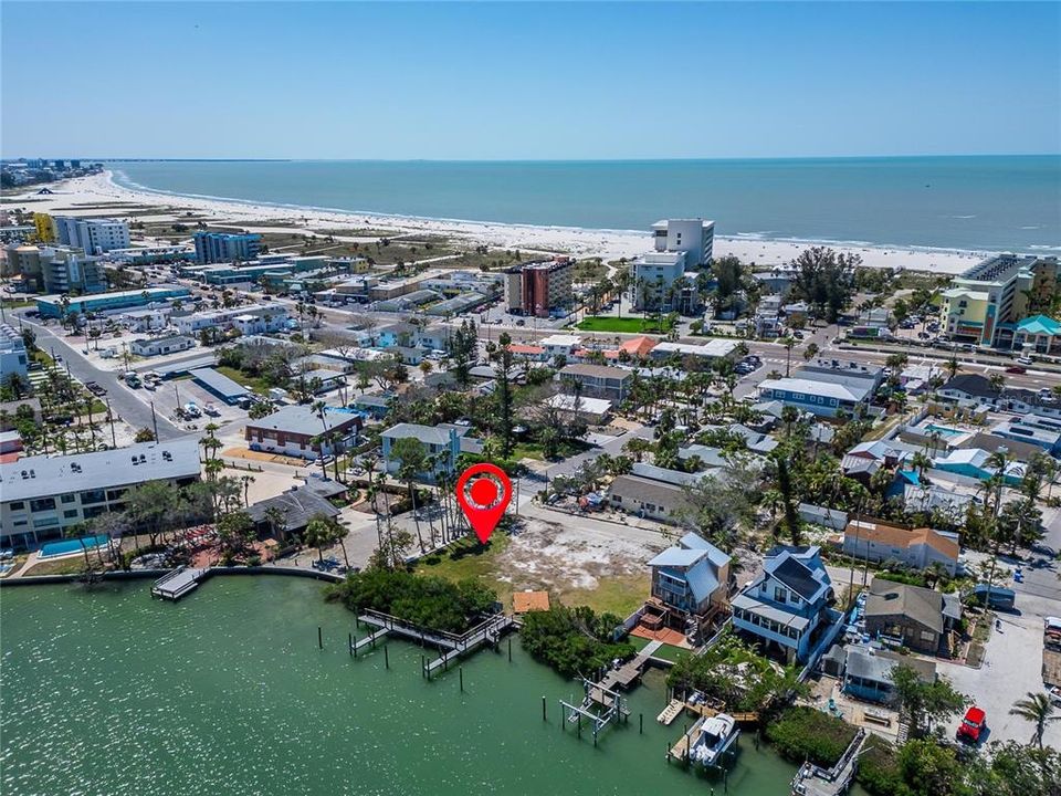 合同活跃: $1,899,000 (0.35 acres)