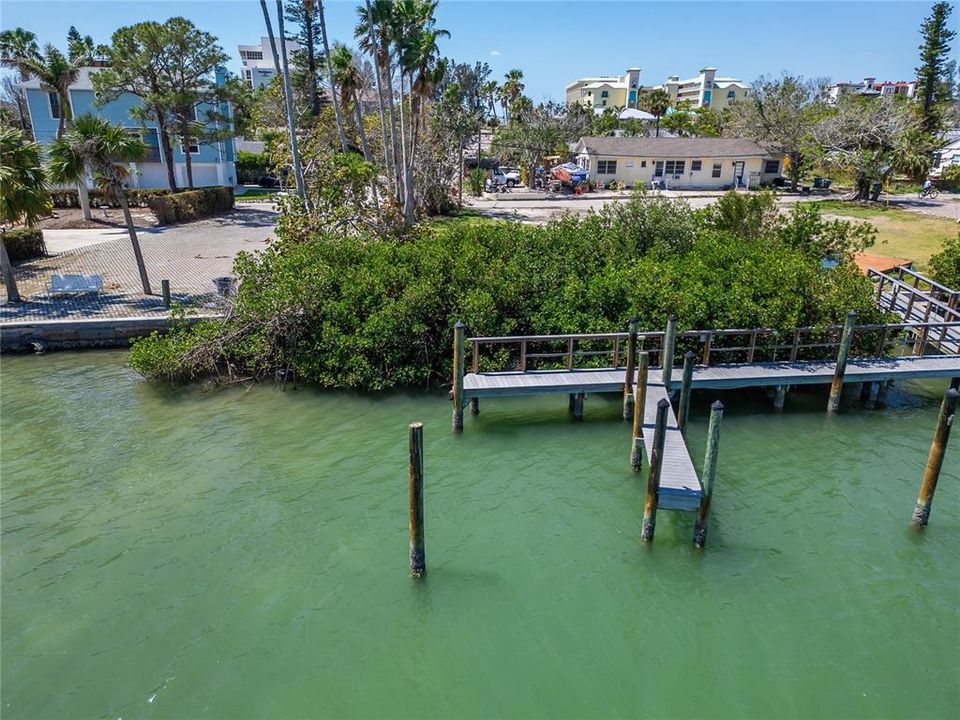 合同活跃: $1,899,000 (0.35 acres)