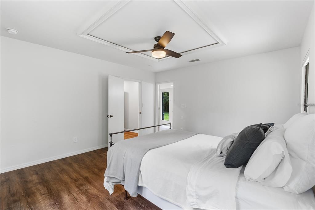 Active With Contract: $774,000 (3 beds, 2 baths, 2964 Square Feet)