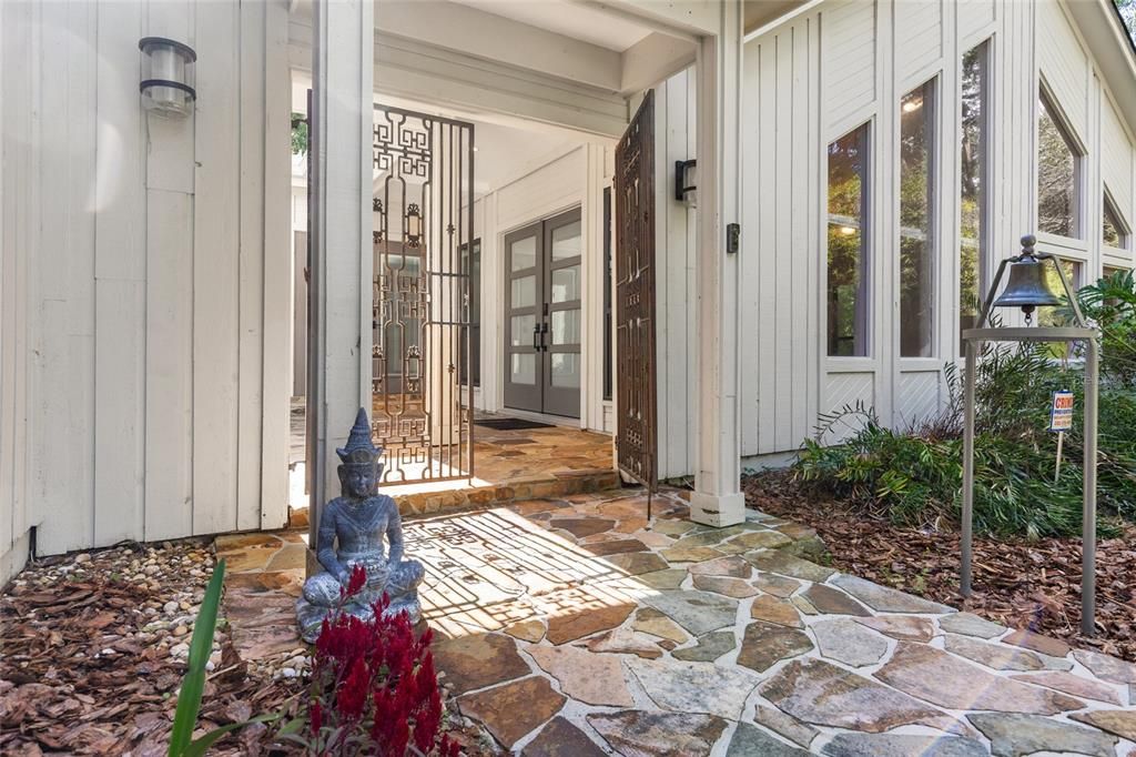 Active With Contract: $774,000 (3 beds, 2 baths, 2964 Square Feet)