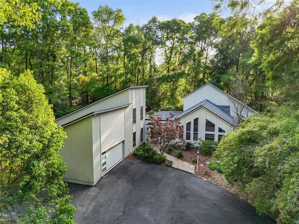 Active With Contract: $774,000 (3 beds, 2 baths, 2964 Square Feet)