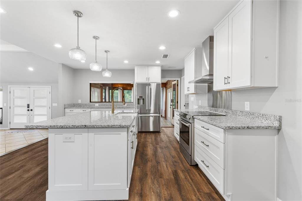 Active With Contract: $774,000 (3 beds, 2 baths, 2964 Square Feet)