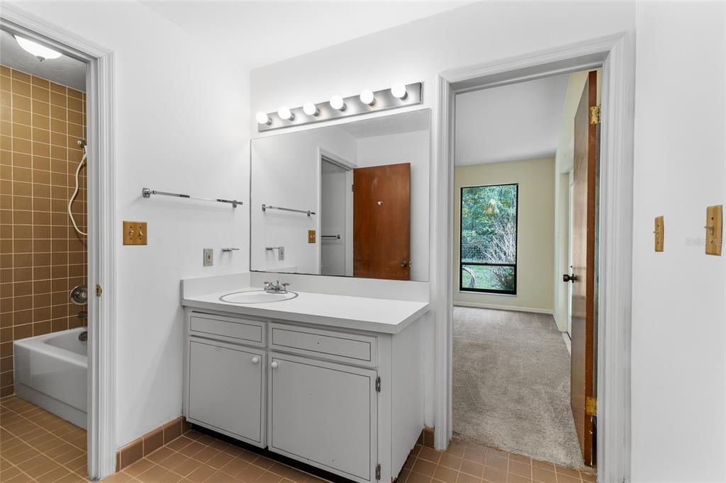 Active With Contract: $774,000 (3 beds, 2 baths, 2964 Square Feet)