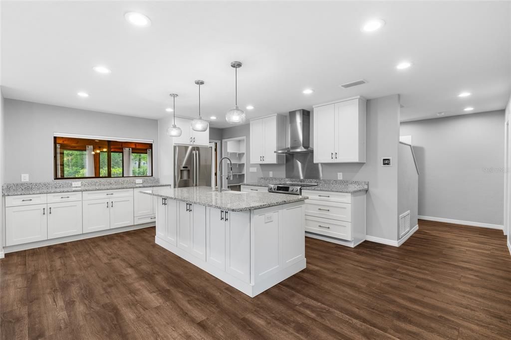 Active With Contract: $774,000 (3 beds, 2 baths, 2964 Square Feet)