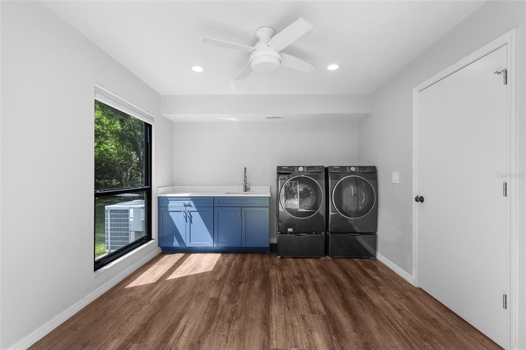 Active With Contract: $774,000 (3 beds, 2 baths, 2964 Square Feet)