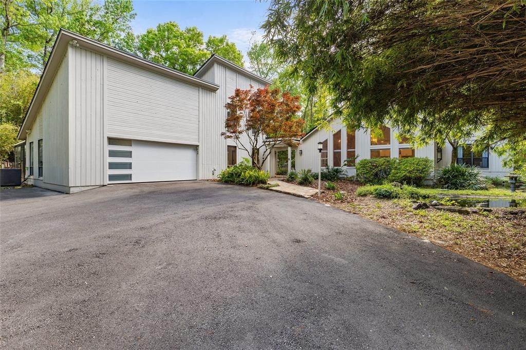 Active With Contract: $774,000 (3 beds, 2 baths, 2964 Square Feet)