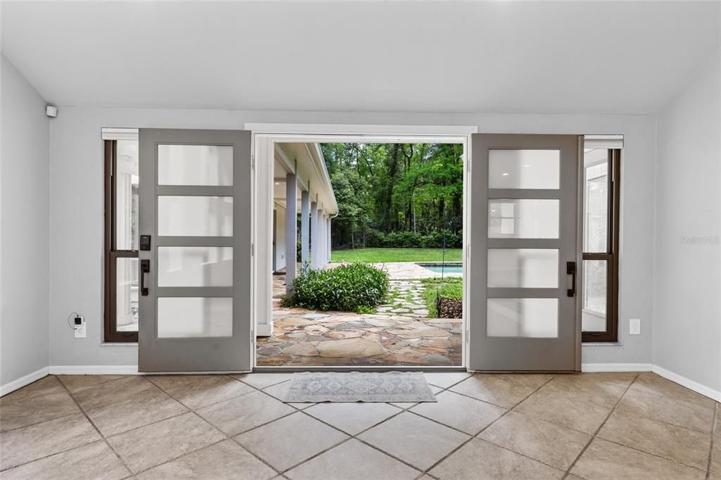 Active With Contract: $774,000 (3 beds, 2 baths, 2964 Square Feet)