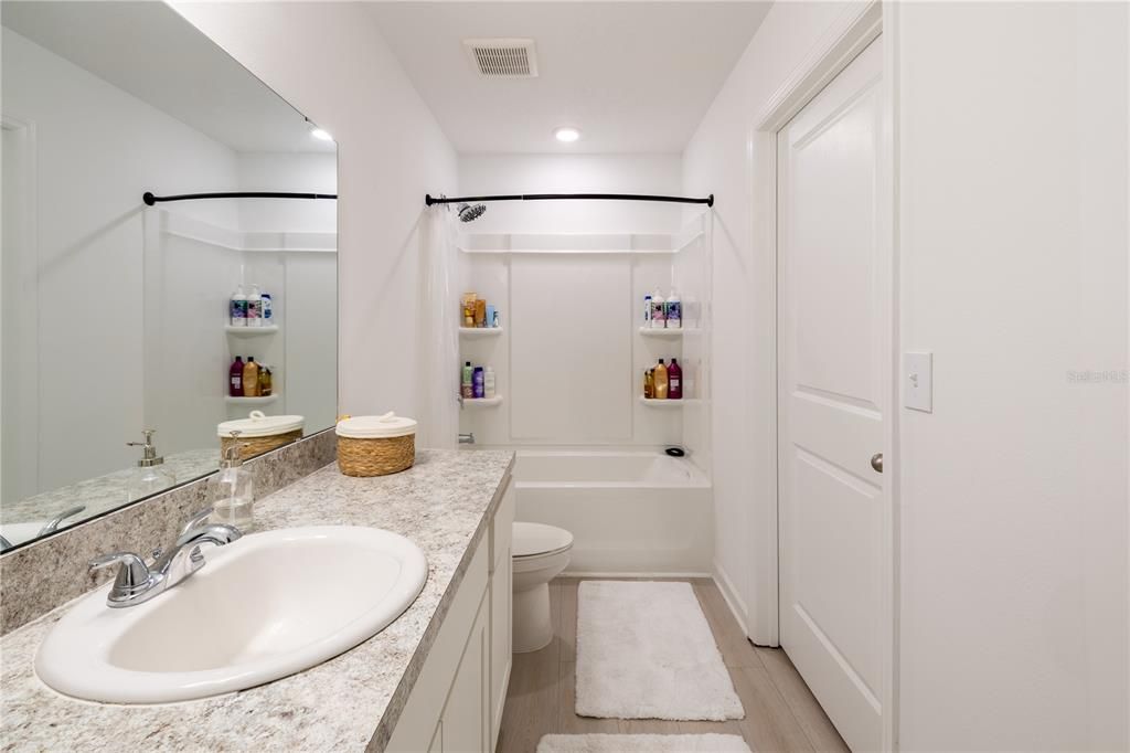 For Sale: $385,000 (3 beds, 2 baths, 1676 Square Feet)