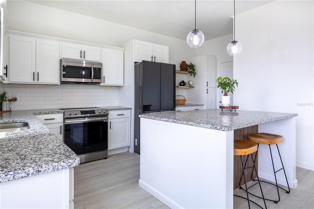 For Sale: $385,000 (3 beds, 2 baths, 1676 Square Feet)