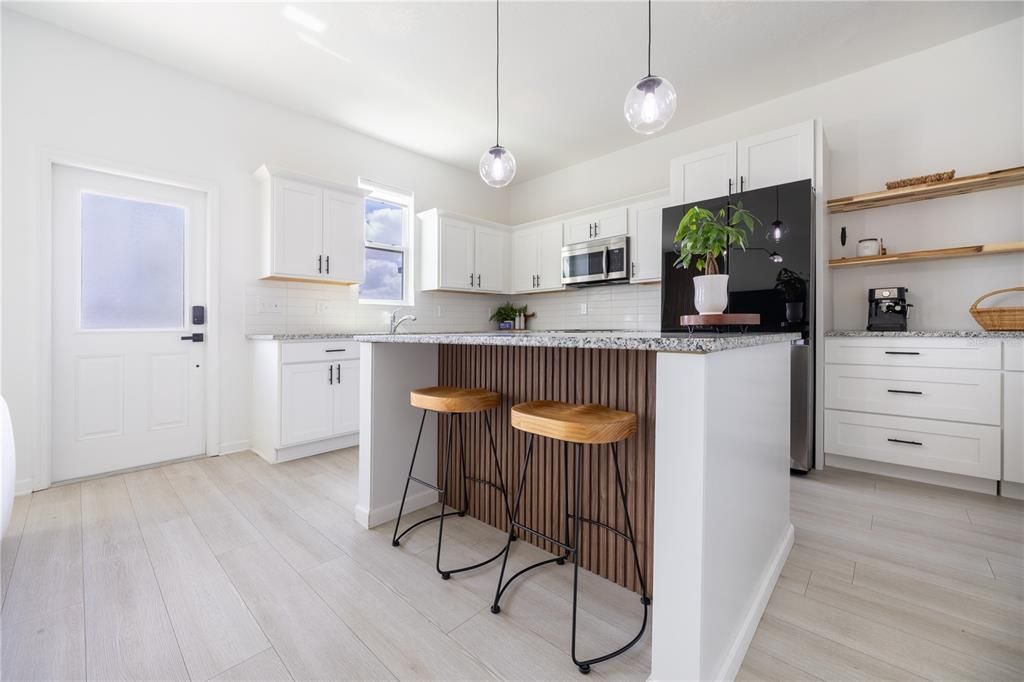 For Sale: $385,000 (3 beds, 2 baths, 1676 Square Feet)