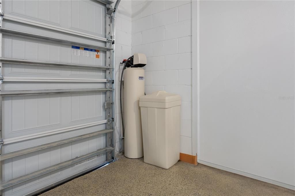 For Sale: $385,000 (3 beds, 2 baths, 1676 Square Feet)