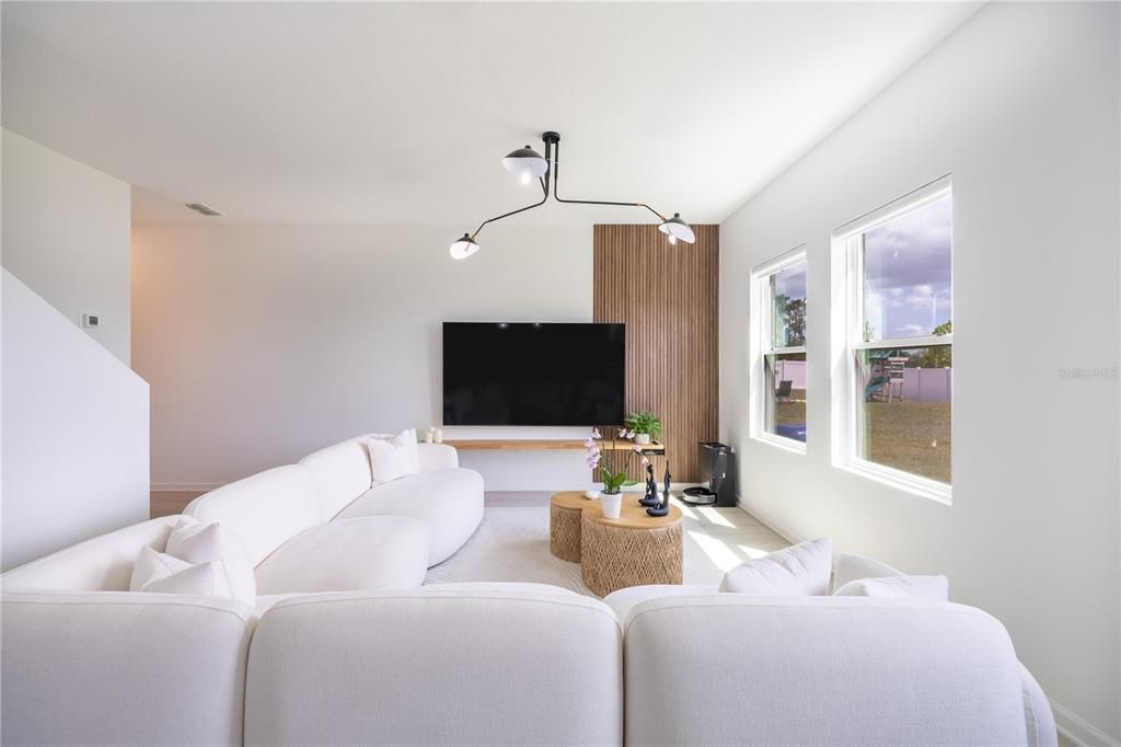 For Sale: $385,000 (3 beds, 2 baths, 1676 Square Feet)