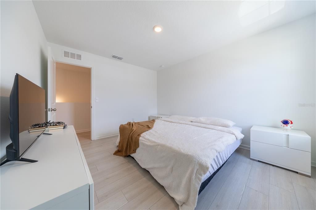 For Sale: $385,000 (3 beds, 2 baths, 1676 Square Feet)