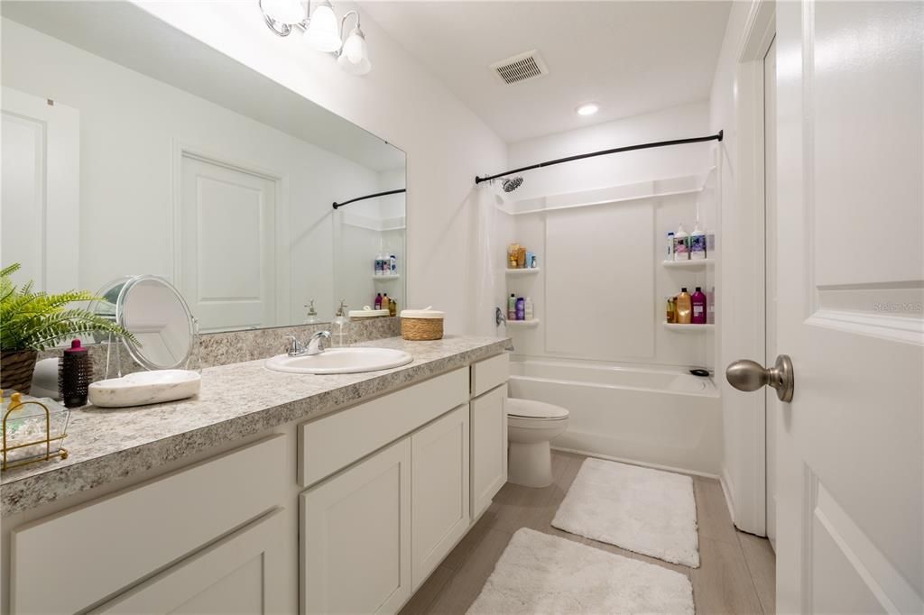 For Sale: $385,000 (3 beds, 2 baths, 1676 Square Feet)