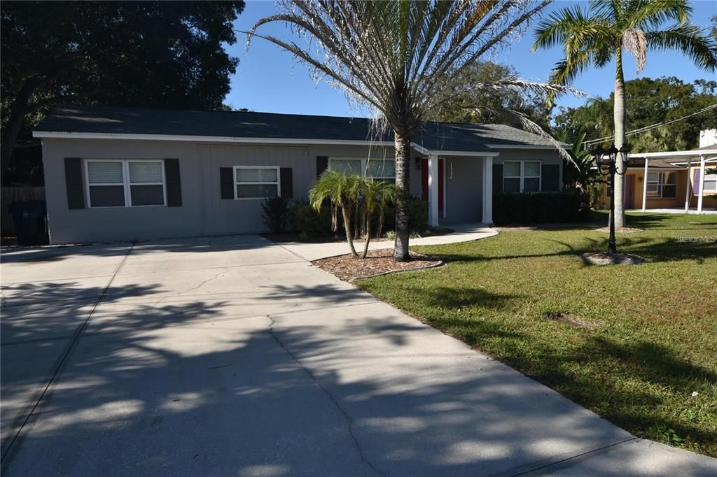 Recently Rented: $2,995 (3 beds, 2 baths, 1404 Square Feet)