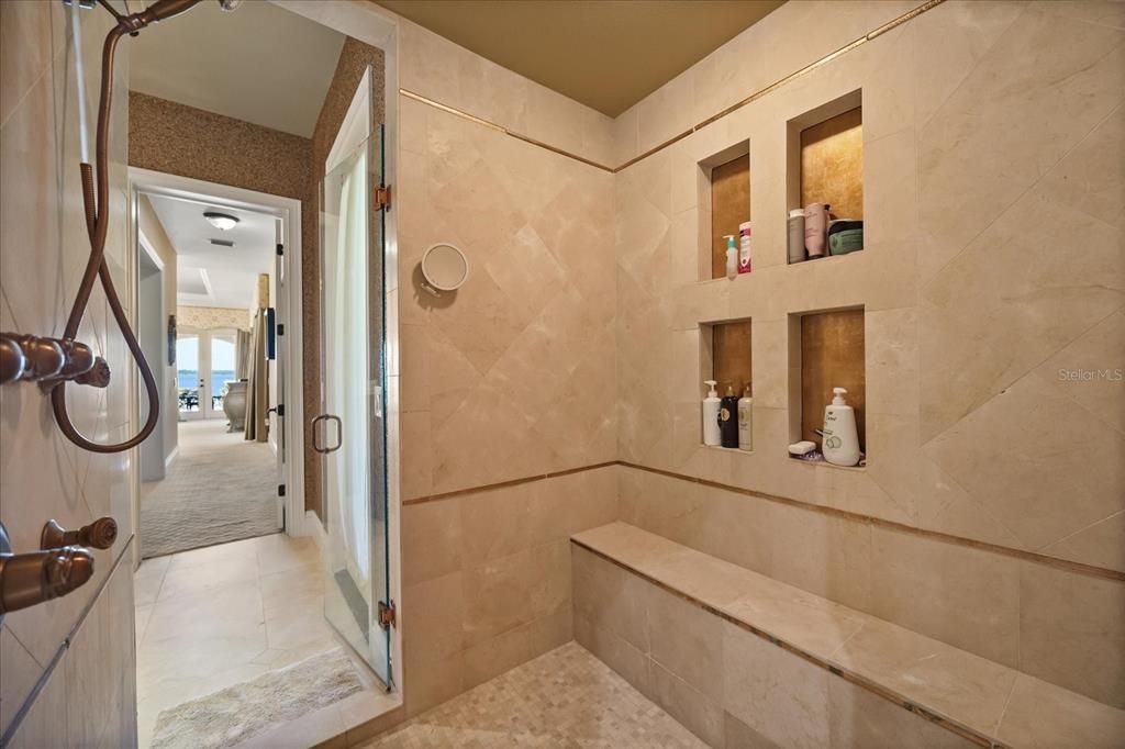 En Venta: $5,750,000 (5 camas, 6 baños, 8685 Pies cuadrados)