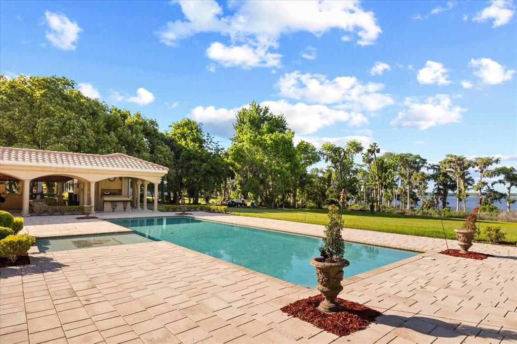 En Venta: $5,750,000 (5 camas, 6 baños, 8685 Pies cuadrados)