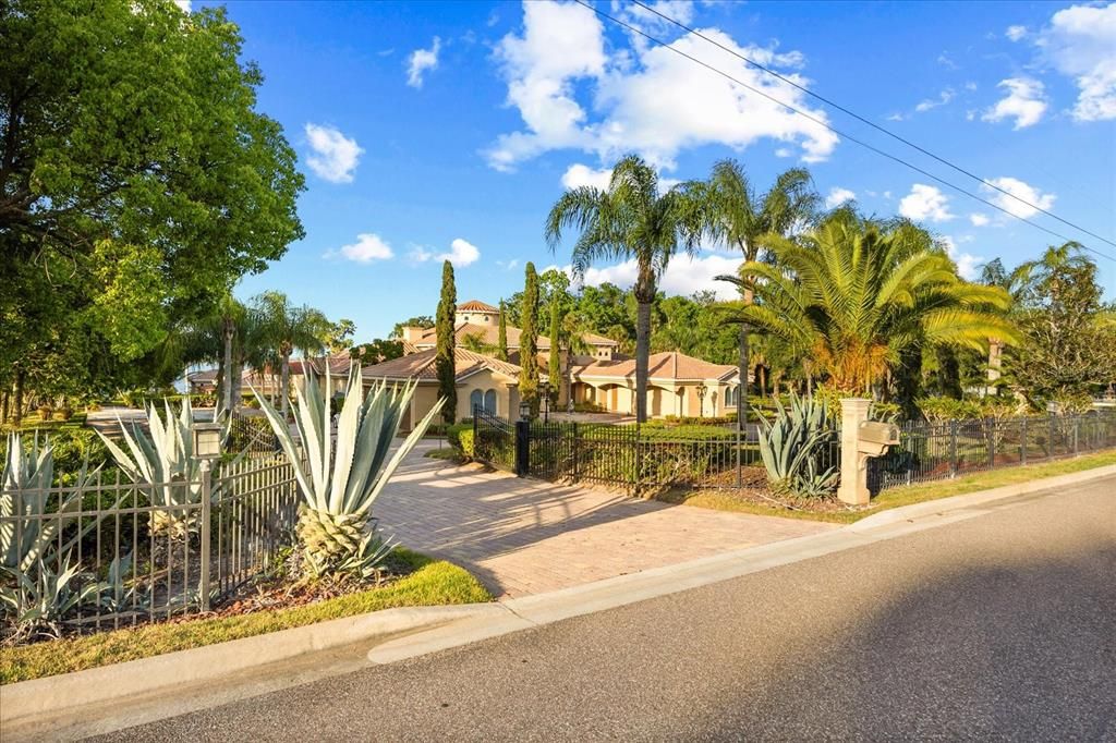 En Venta: $5,750,000 (5 camas, 6 baños, 8685 Pies cuadrados)