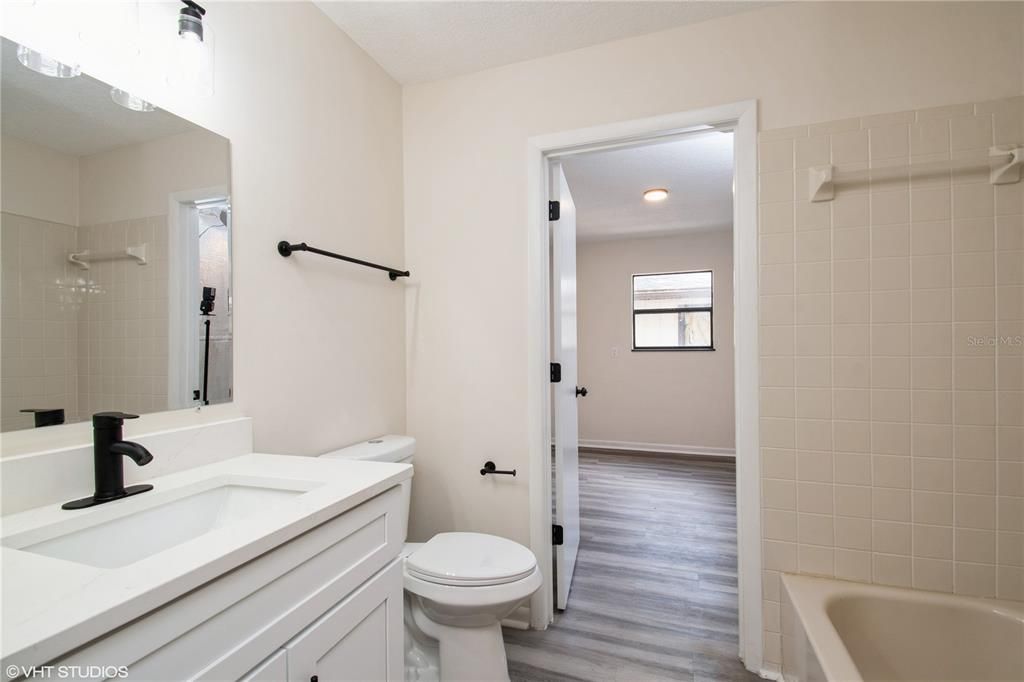 Active With Contract: $215,000 (2 beds, 2 baths, 1056 Square Feet)