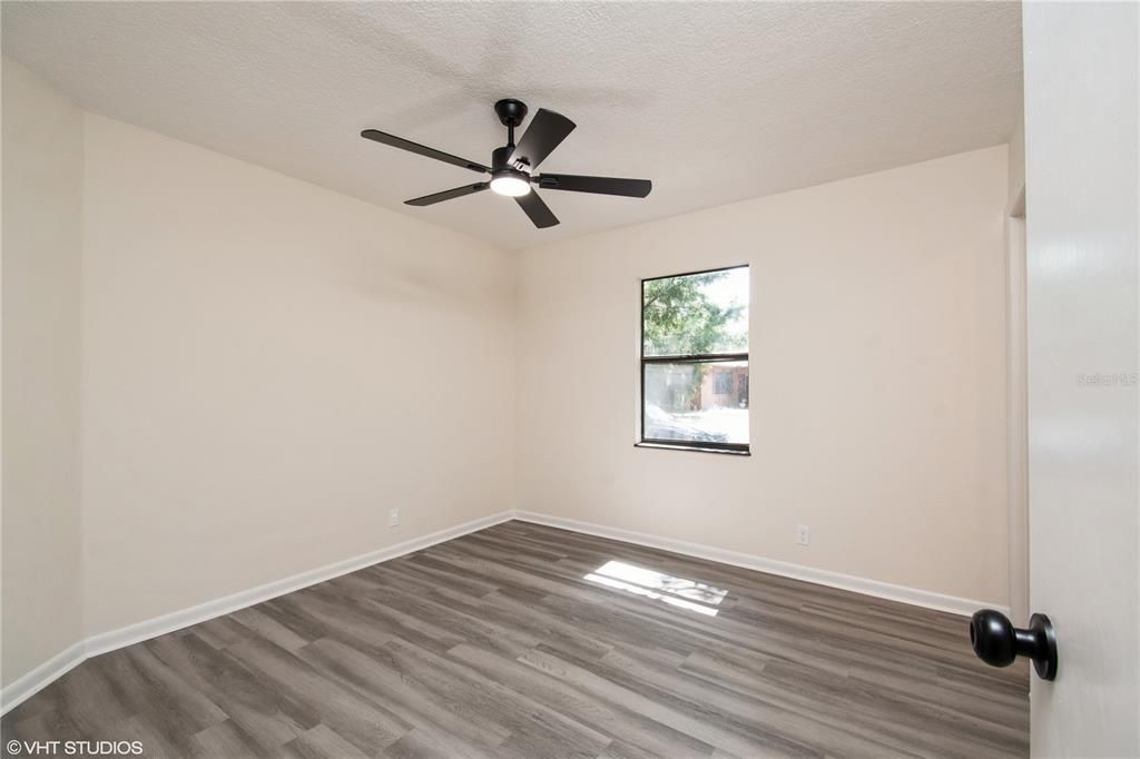 Active With Contract: $215,000 (2 beds, 2 baths, 1056 Square Feet)