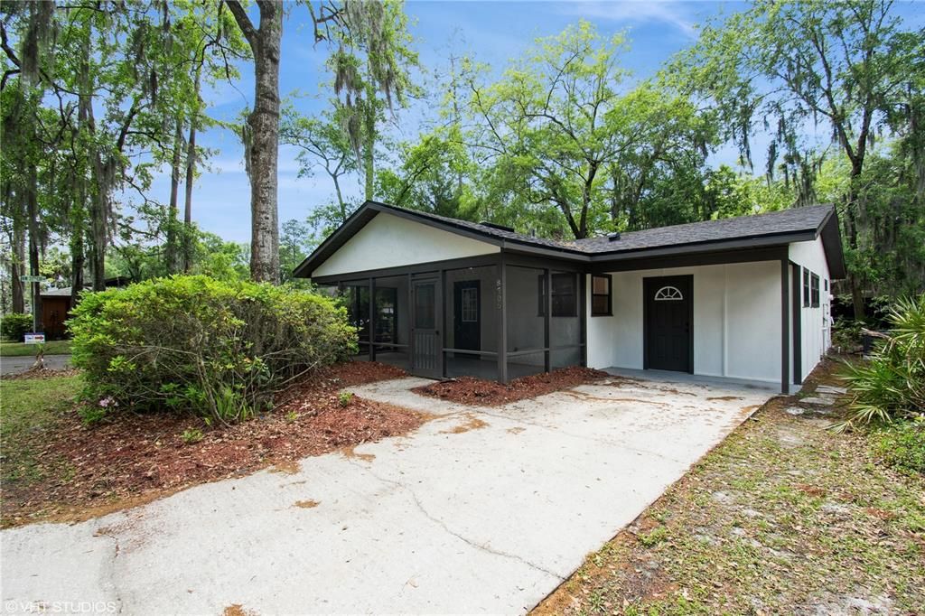 Active With Contract: $215,000 (2 beds, 2 baths, 1056 Square Feet)