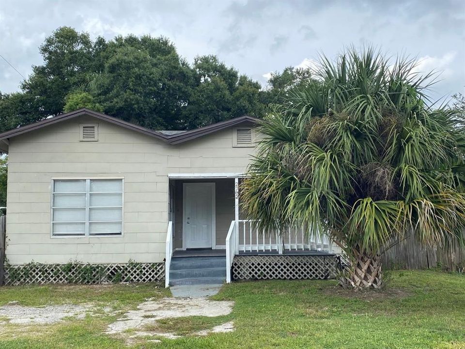 Recently Rented: $1,900 (3 beds, 2 baths, 1514 Square Feet)